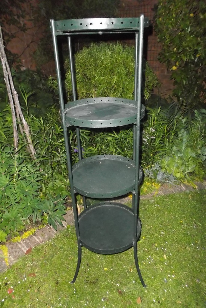 Retro metal garden shelves, folding in Southampton, Hampshire Gumtree