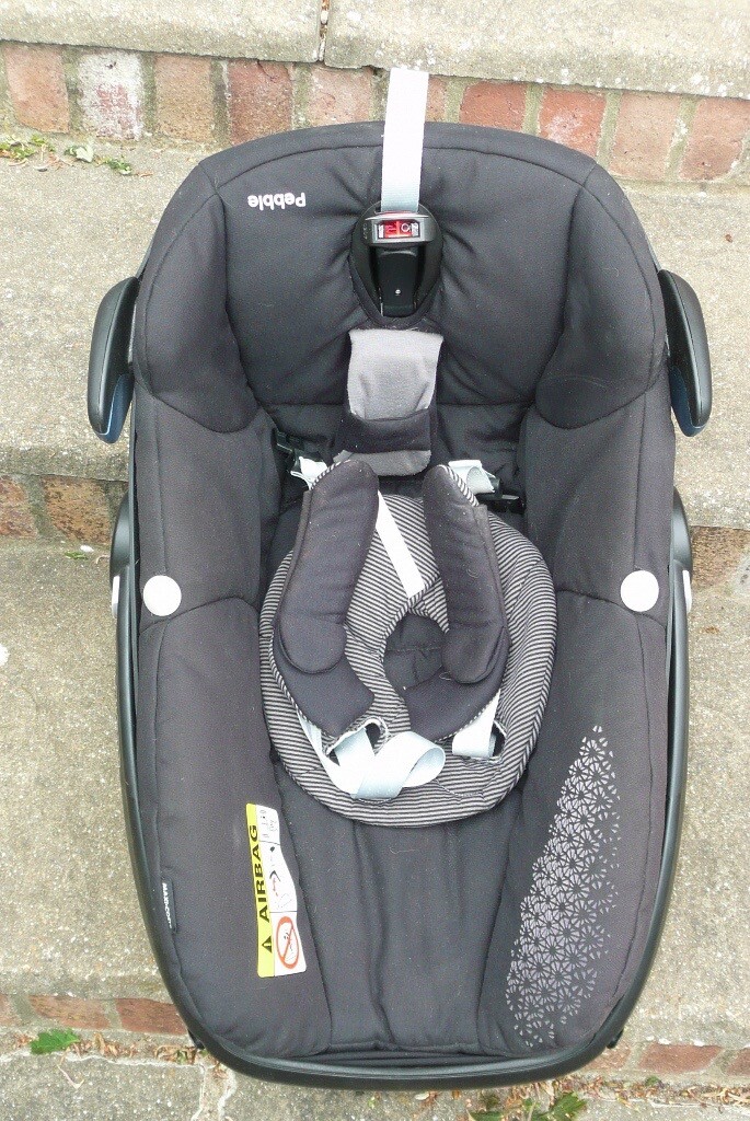 Child's car seat Maxi-cosi ISOFix Base and Pebble seat ...