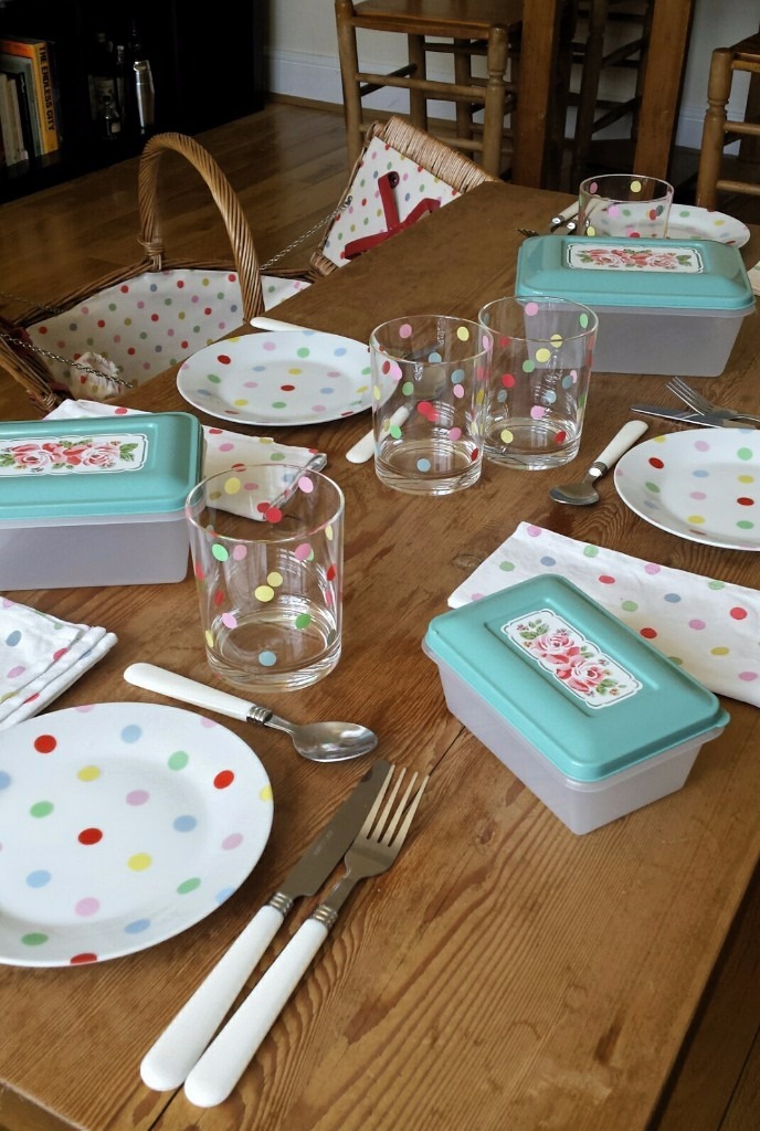 Cath Kidston 4people picnic basket / hamper (RRP £99) in Paddington