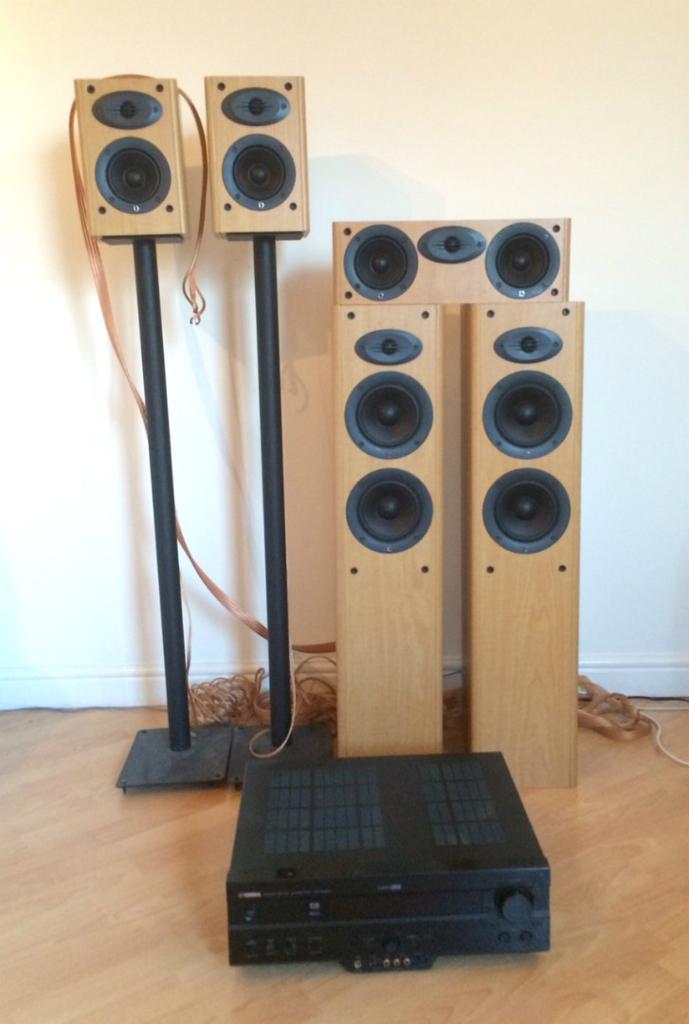 5 Surround sound Celestion F Series Speakers +Yamaha Amp + Stands in