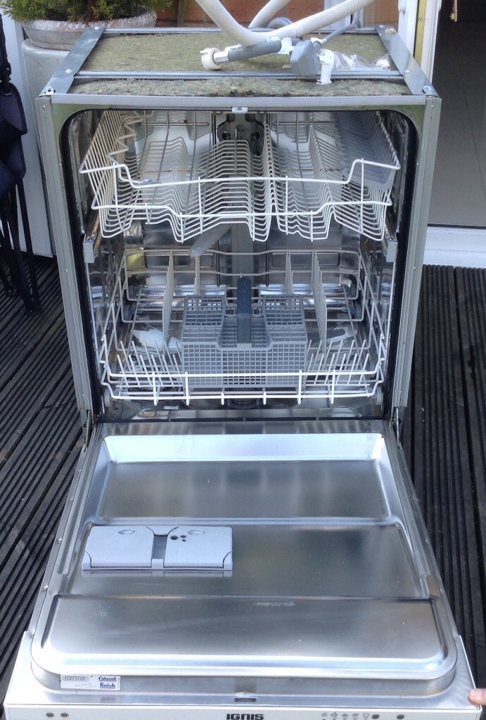 IGNIS Adl349/a1 Fully Integrated Dishwasher in Southport, Merseyside