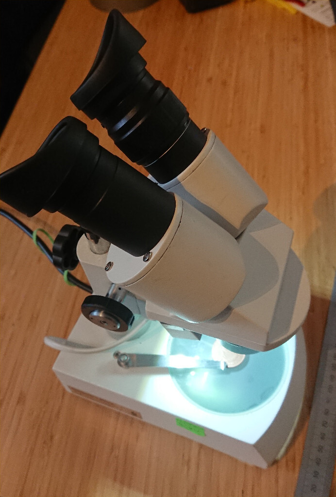 Hampshire Micro Stereo Bench Microscope X30 X10 with Twin lights on