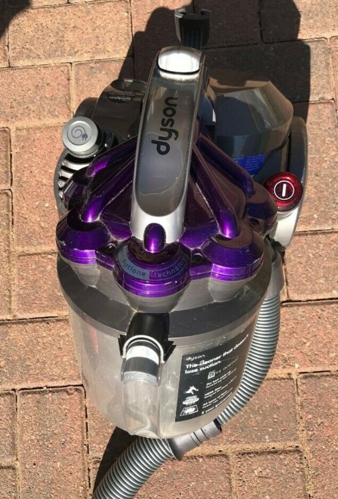 Dyson Hoover Excellent condition, all attachments included in