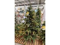 6ft Pre-lit Natural looking Christmas tree (Brand new)