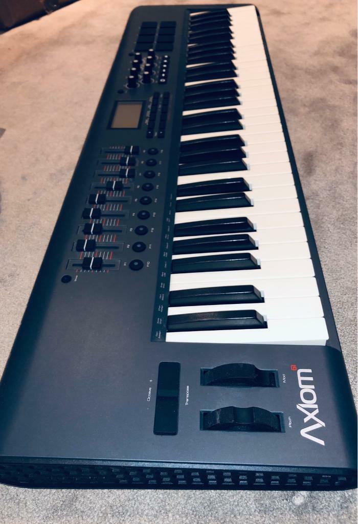 MAudio Axiom 61 Advanced 61Key SemiWeighted USB MIDI Controller in