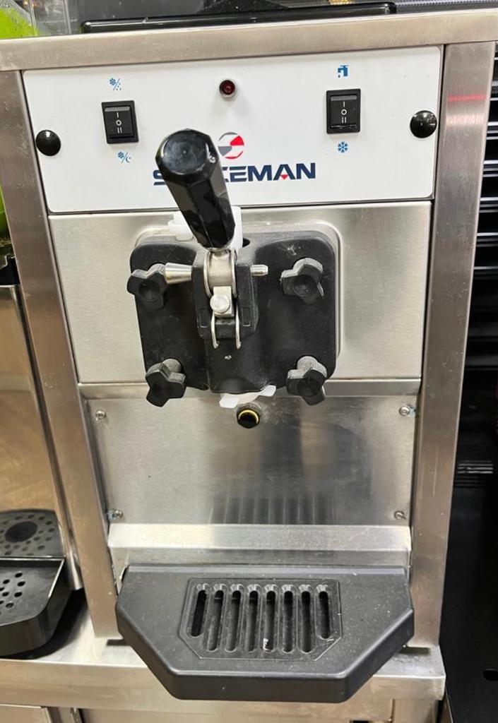 Spaceman Soft Serve Ice Cream Machine Model T5/6210 in Tranent