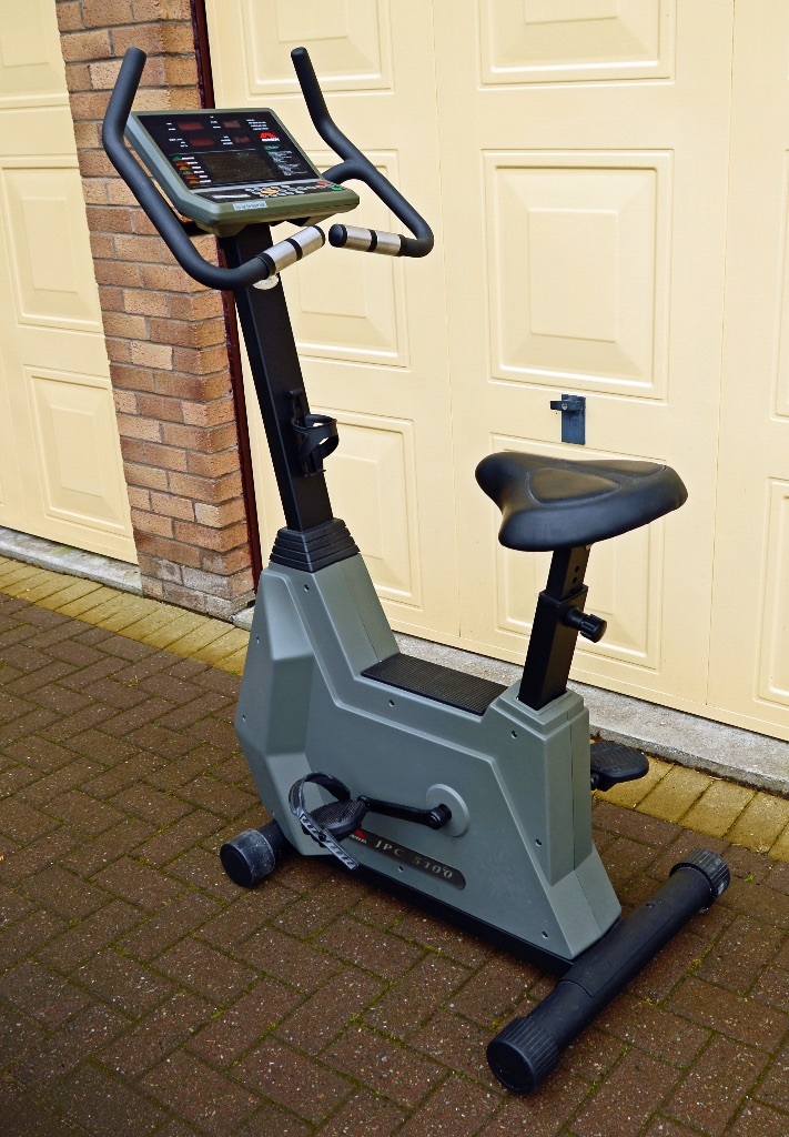 johnson c7000 exercise bike
