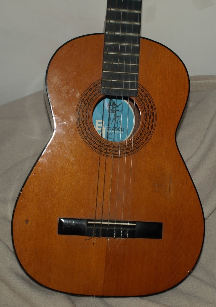 Spanish Acoustic Guitar (nylon strings, made in Spain) BM Classico in