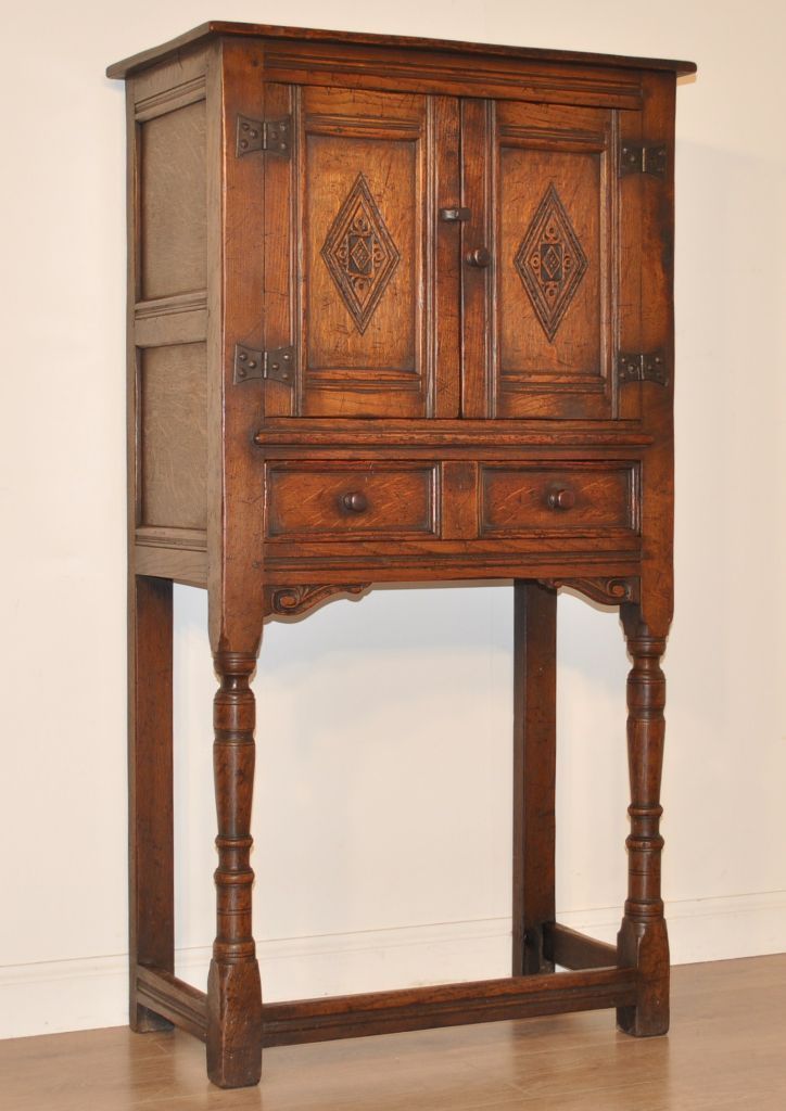 *ATTRACTIVE TALL VINTAGE CARVED OAK COCKTAIL BAR DRINKS