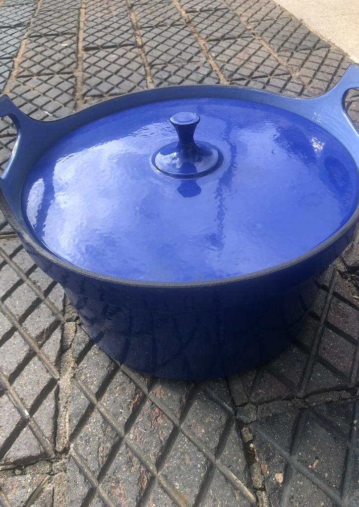 Habitat cast iron saucepans / Stew Pots / Casserole x 2 in Victoria