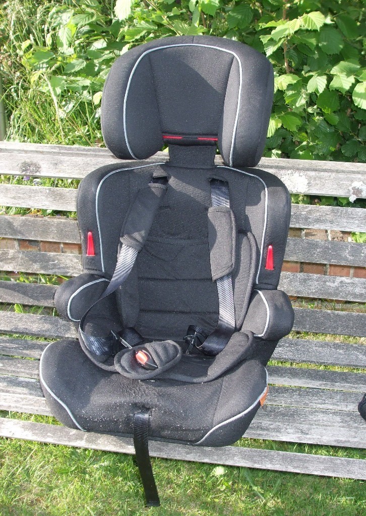 Halfords Group 23 Highback Booster Childs Car Seat exc cond, 4 to 12 years, 1536 Kg. Ashford