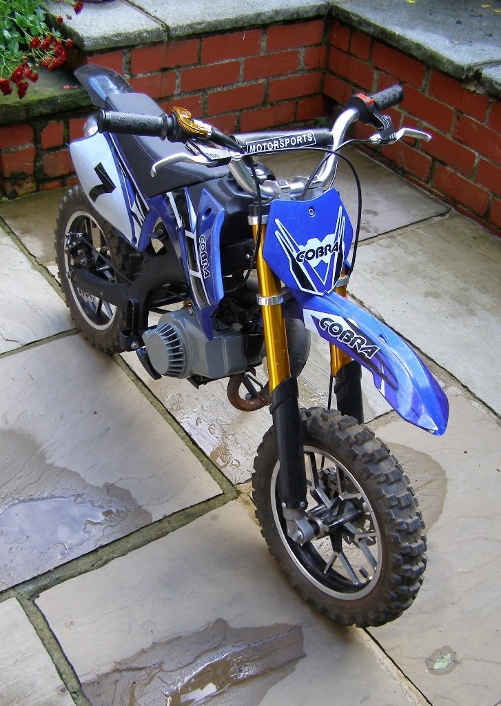 Mini Cobra Dirt Bike pocket bike Needs a new pullstart, nonrunner