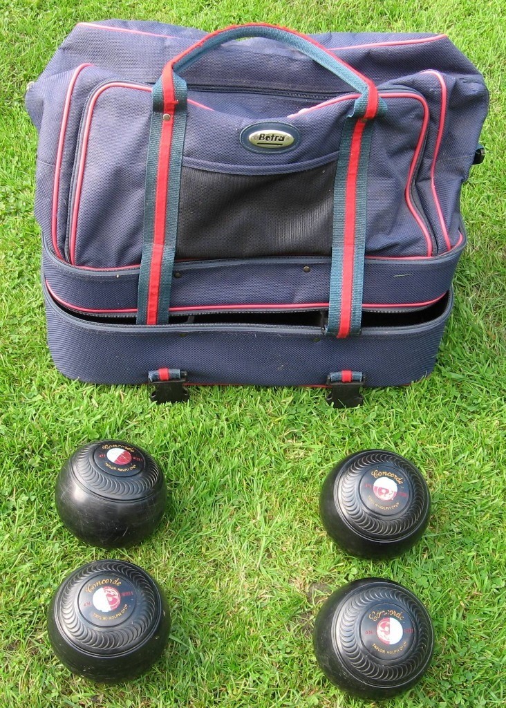 Lawn Bowls Taylor Concorde With Carry Bag in Cambridge