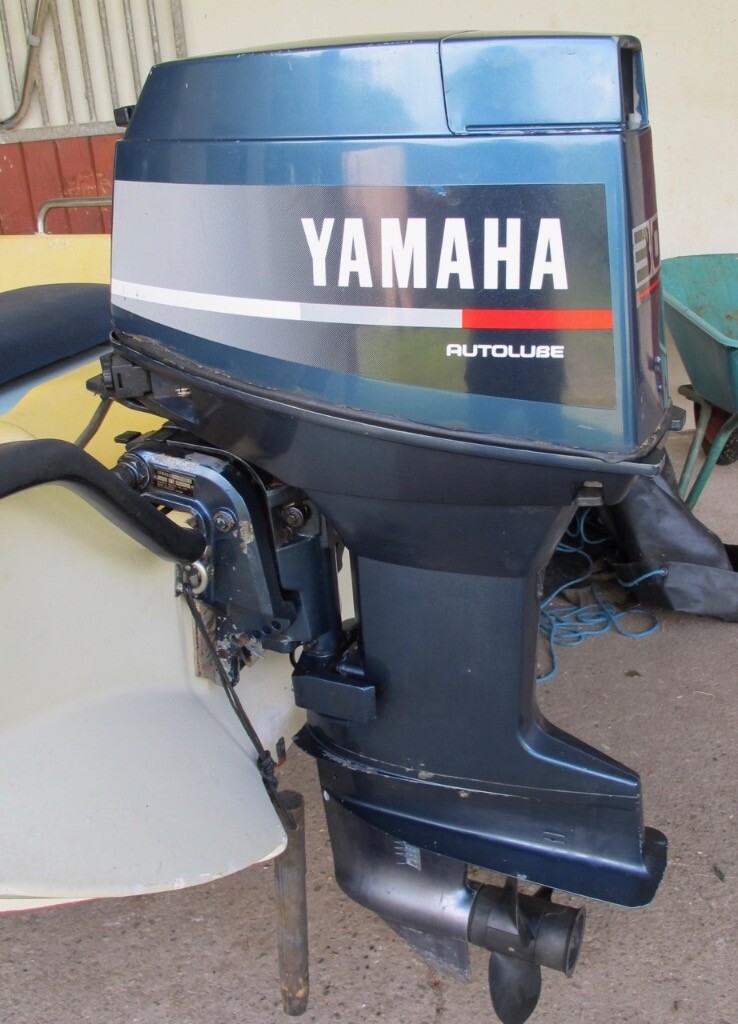 YAMAHA 30HP OUTBOARD MANUAL START WITH SET OF REMOTE CONTROLS in