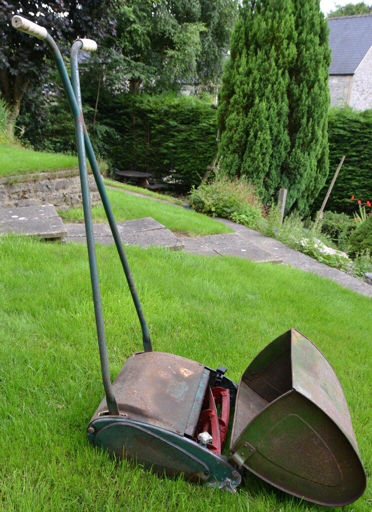 Vintage Qualcast Superlite Panther Push Mower 30cm in Sheffield, South Yorkshire Gumtree