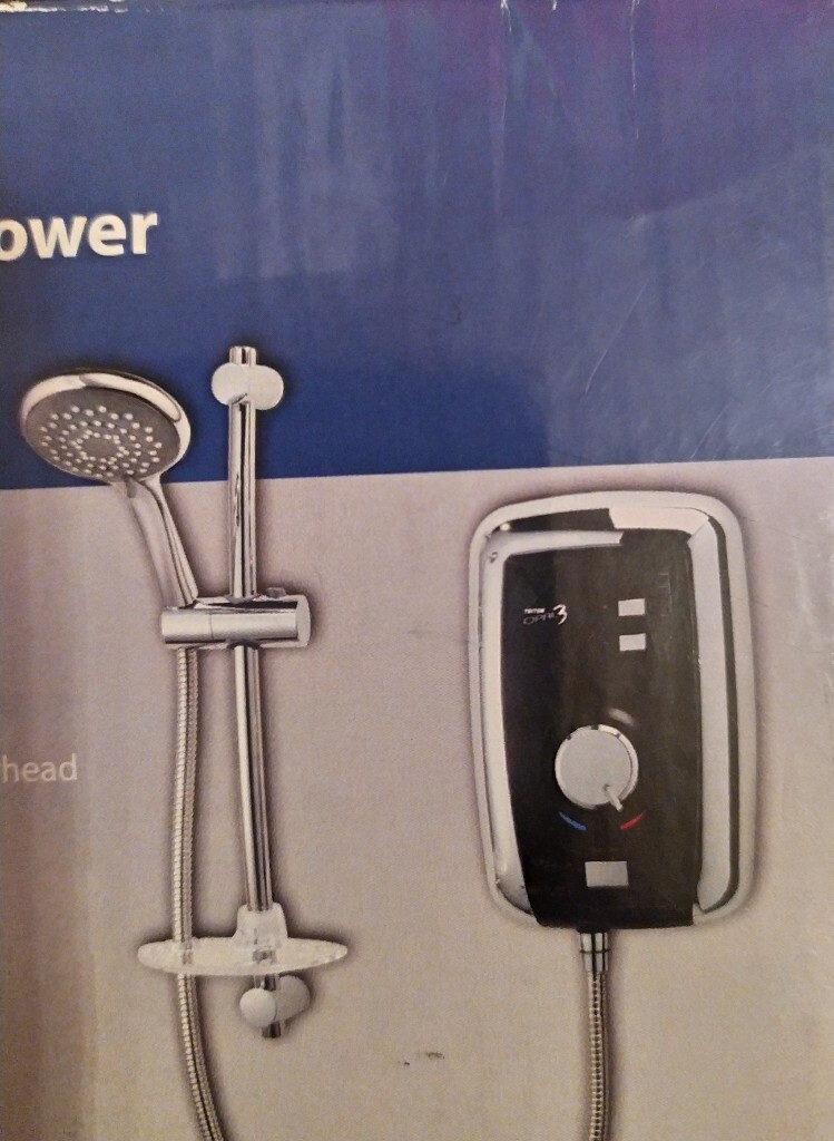 Triton Opal 3 9.5kW Electric Shower Black / Chrome £100 in Aberdeen