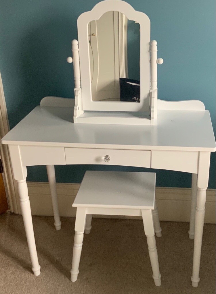 Beautiful Young Girl’s White Dressing Table in Hale