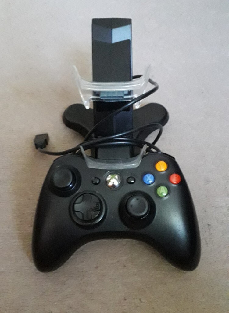 Wireless XBOX 360 controller and USB charging dock in Bournemouth
