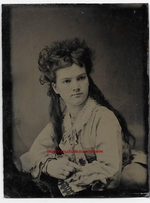 TINTYPE PHOTO T63   STUNNING IMAGE YOUNG WOMAN  BEAUTIFUL LONG HAIR & DRESS