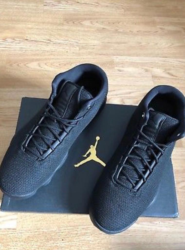 jordan horizon triple black