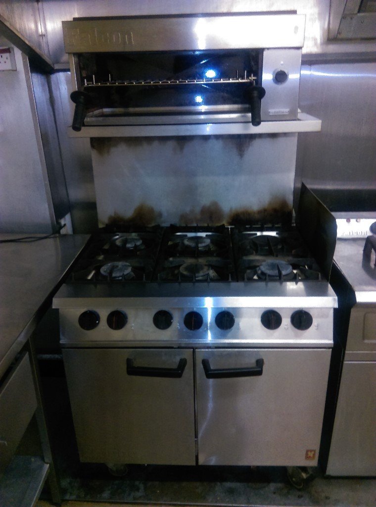6 Hob Gas Commercial Gas Cooker in Tillicoultry, Clackmannanshire