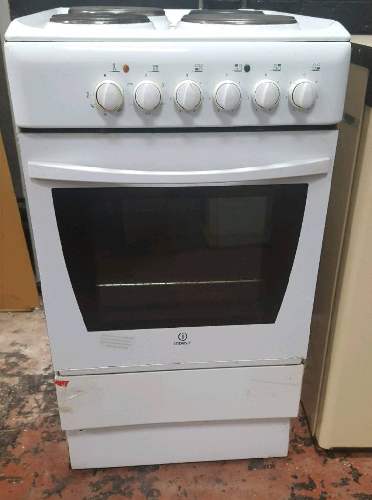 indesit single oven electric cooker in Leeds City Centre, West