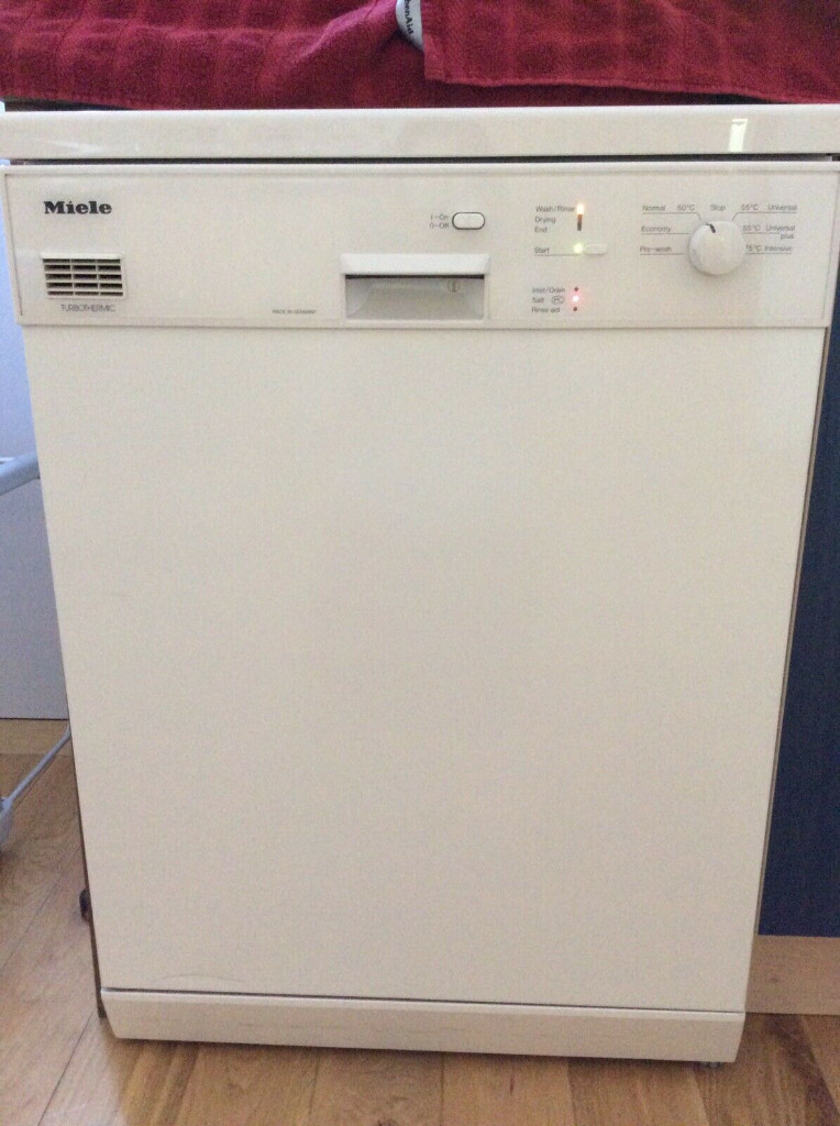 MIELE DISHWASHER White perfect condition LIKE NEW in Sleaford