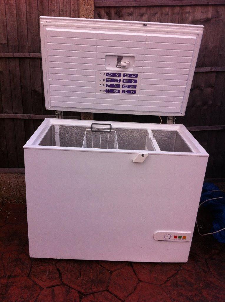 SCANDINOVA MEDIUM to LARGE SIZE CHEST FREEZER for sale in Derby