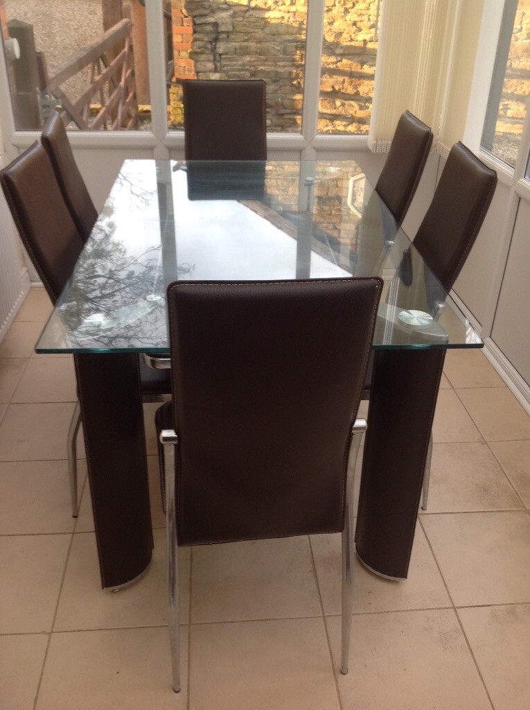 6 seater glass dining table | in Bradford, West Yorkshire | Gumtree