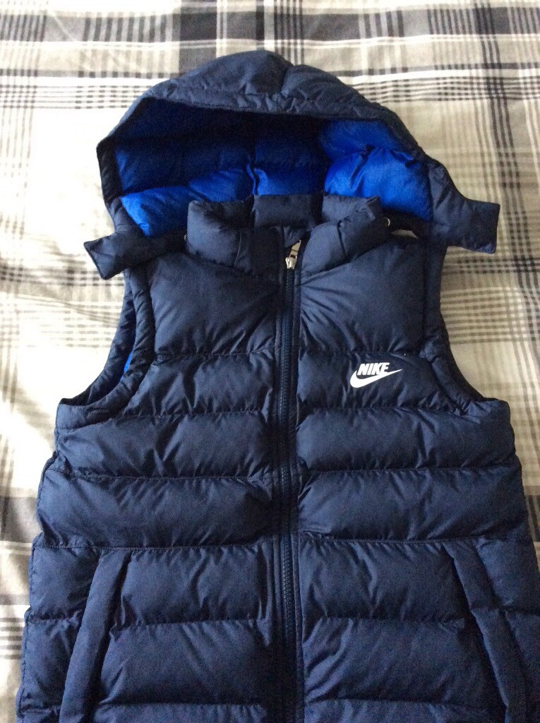 mens black bodywarmer nike