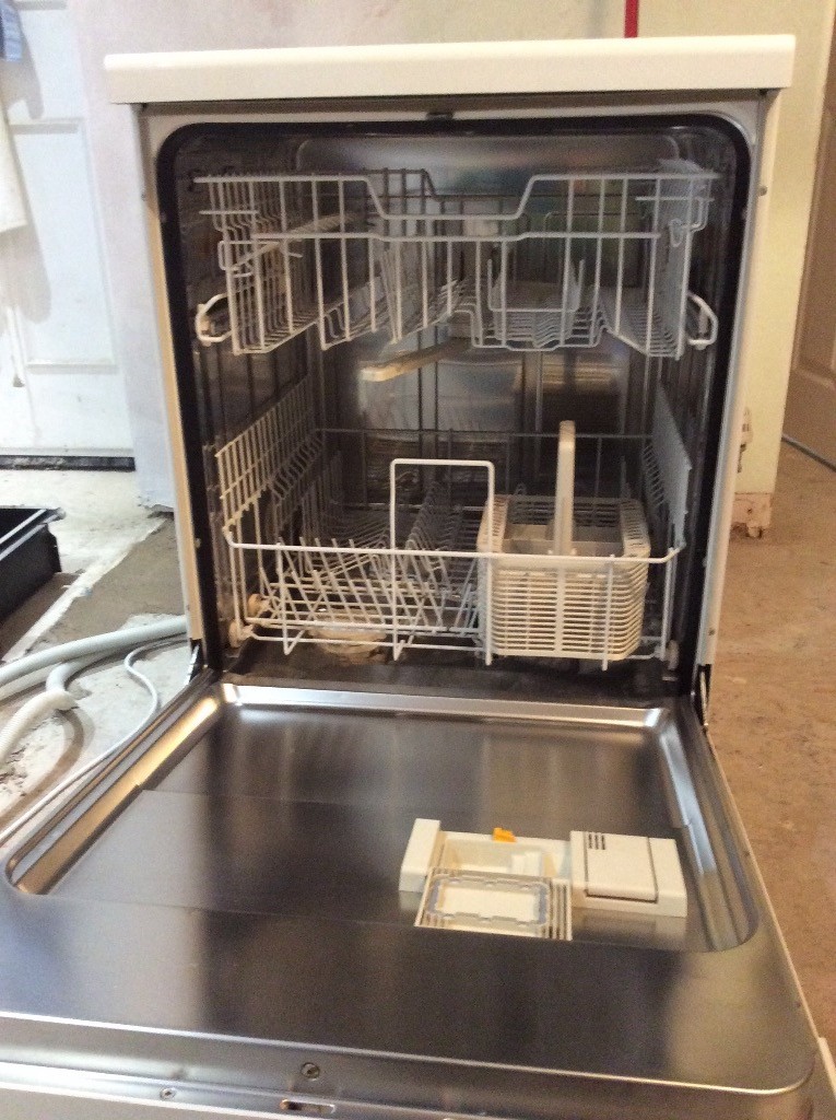 Used Miele G4100 Dishwasher 60cm wide, 13 place settings, collection