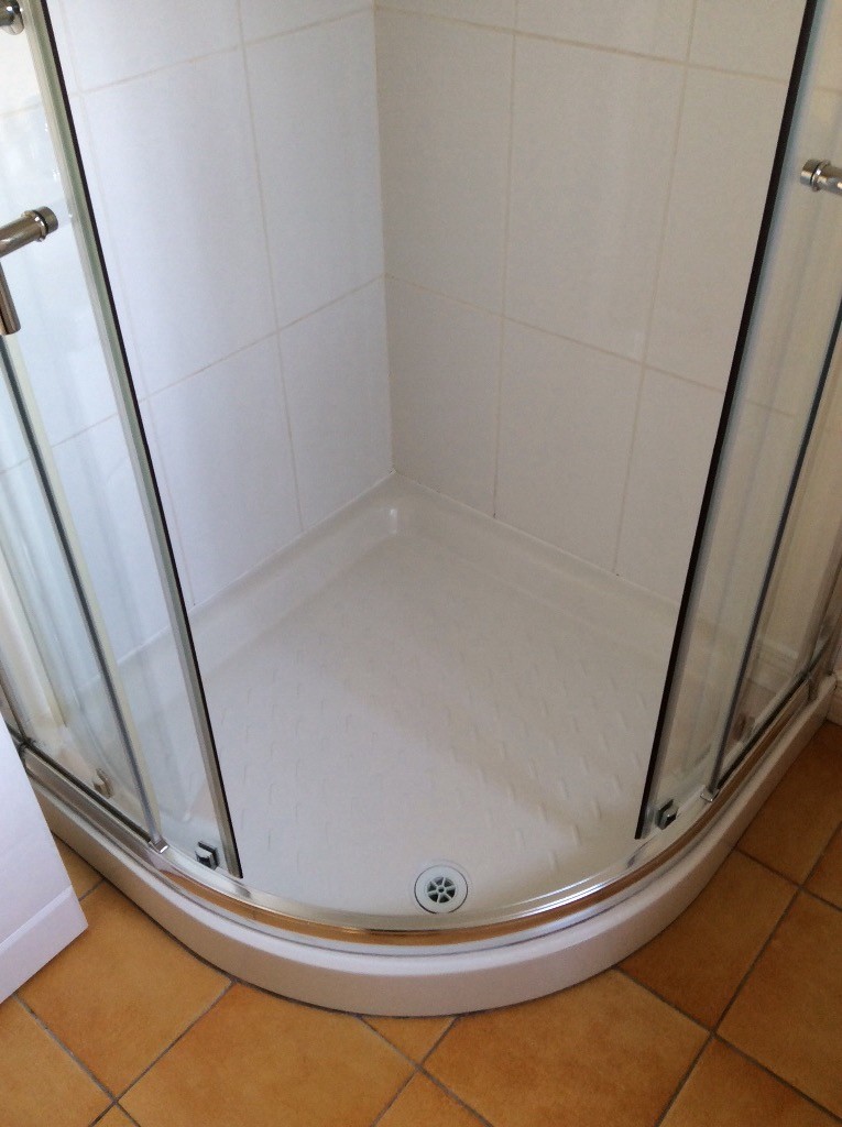 900 quadrant shower doors , chrome trim in Castledawson, County