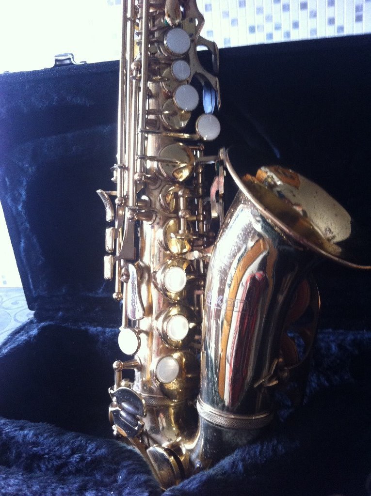 curved soprano sax complete with case , made by DIXON, played