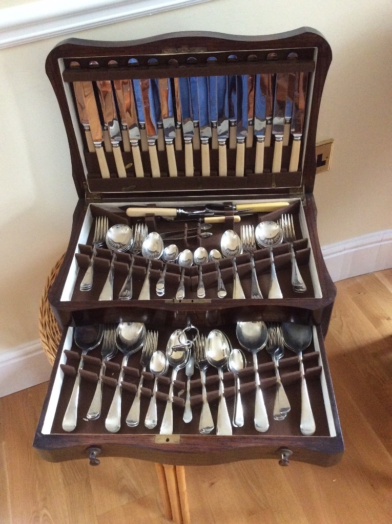 1940's wooden canteen of cutlery in perfect condition in Weymouth