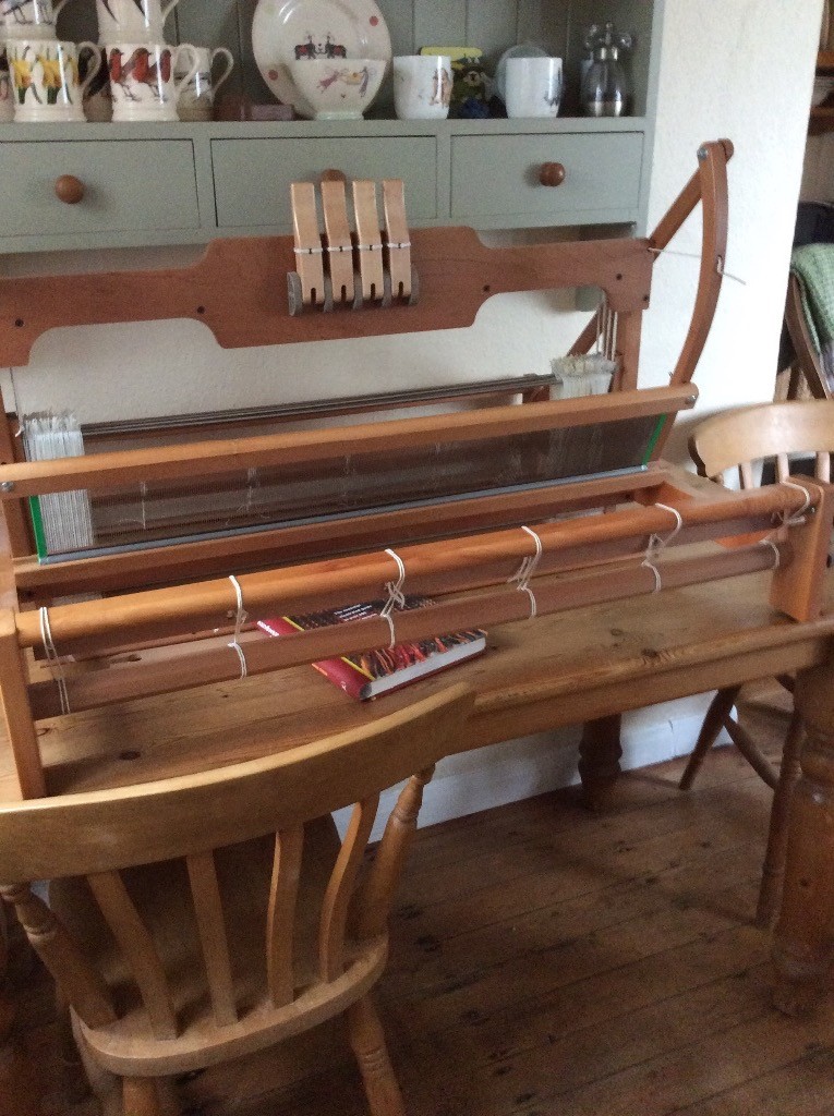 Ashford 4 shaft 32inch table weaving loom, excellent condition. in