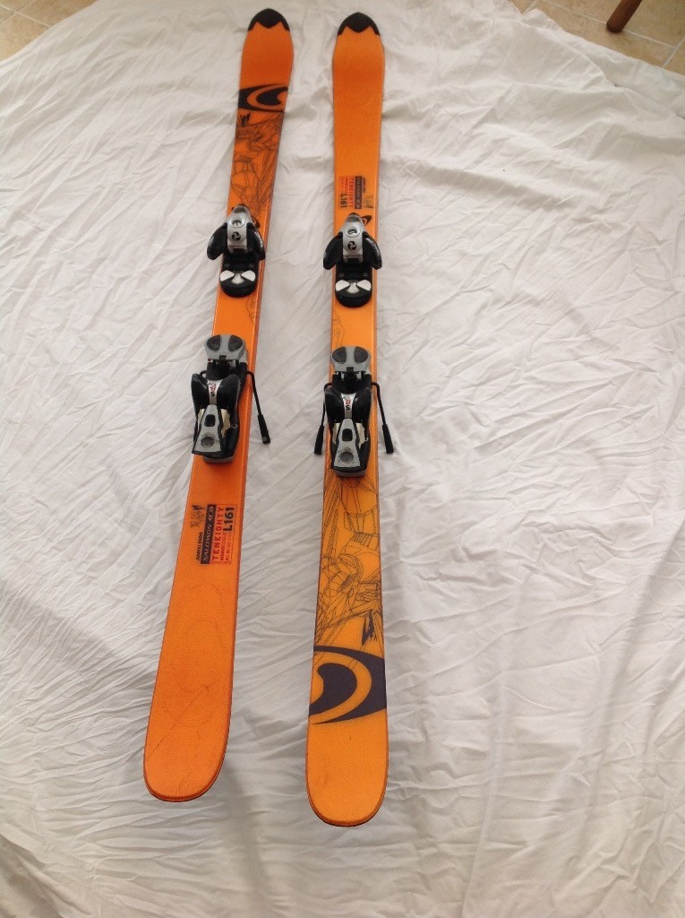 Salomon 1080 161cm twin tip Skis including bindings in Weymouth