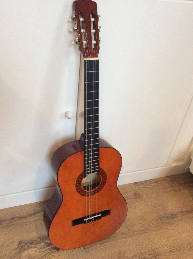 Stagg Classical Guitar C542 with carry case in Woodthorpe