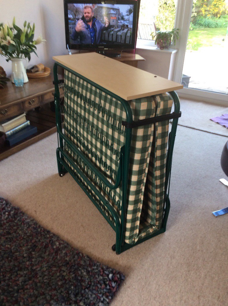 Single put u up bed/ zed bed, with mattress, good condition in Yarm