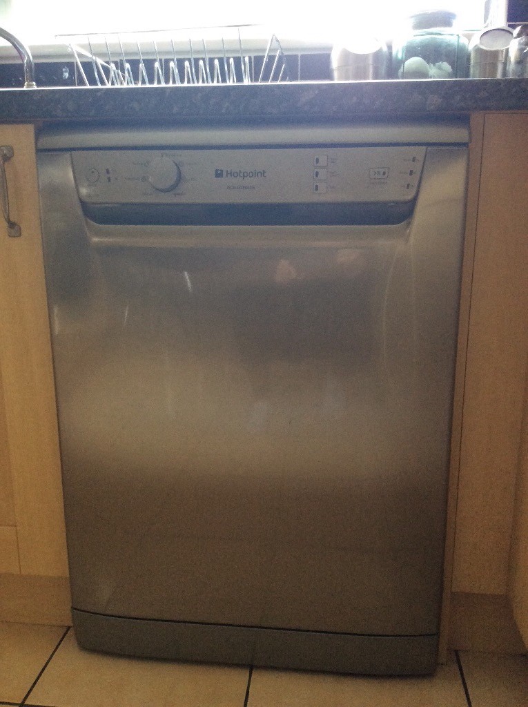 Hotpoint Aquarius FDL570 dishwasher in brushed silver in Swansea