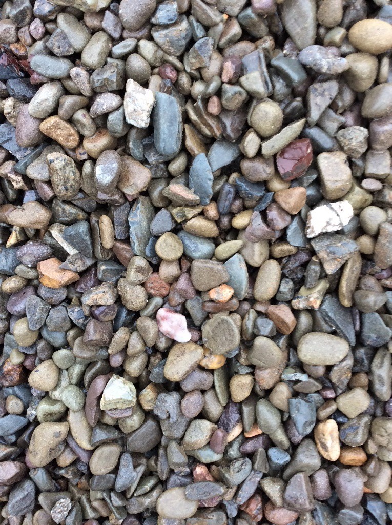20 mm riverbed garden and driveway chips/stones in Shawlands, Glasgow