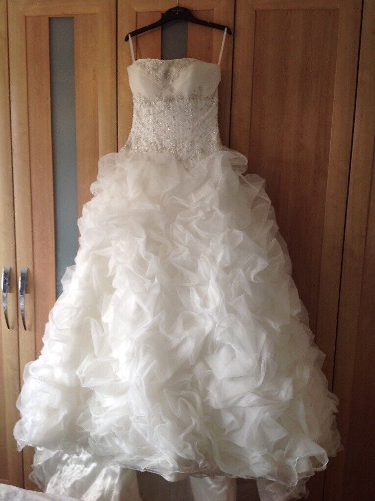 Wedding Dress Designer Size 10 Beautiful Detail And Loverly Long
