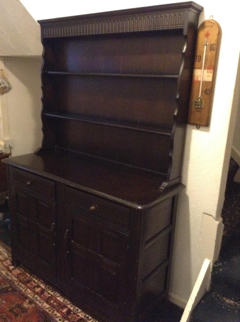 Solid oak wood Ercol Welsh dresser / sideboard in Renfrew