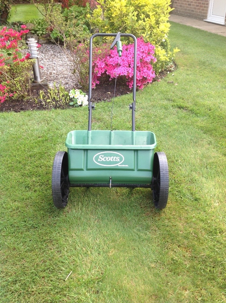 Scotts evergreen Fertilizer for grass spreader and more ,makes that