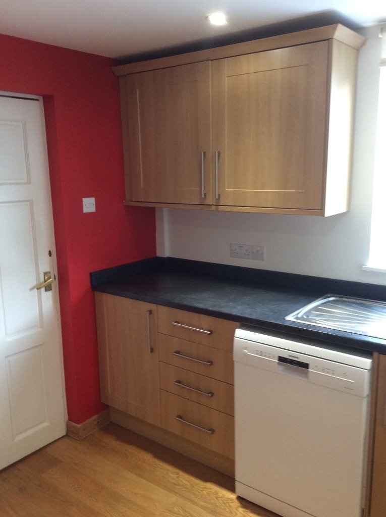 Kitchen units oak shaker style with larder, 6 base units 2 slim base