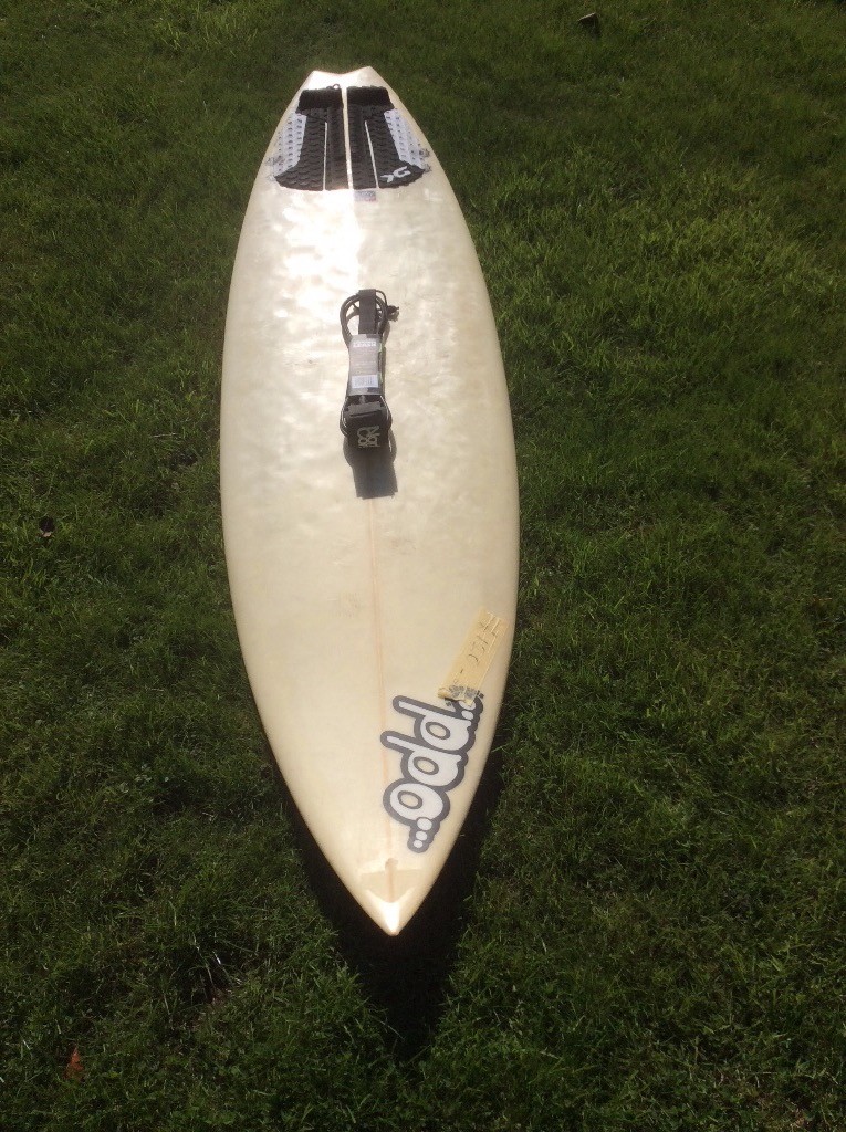 Surfboard with new leash. Good condition. Bought 2nd hand but only used