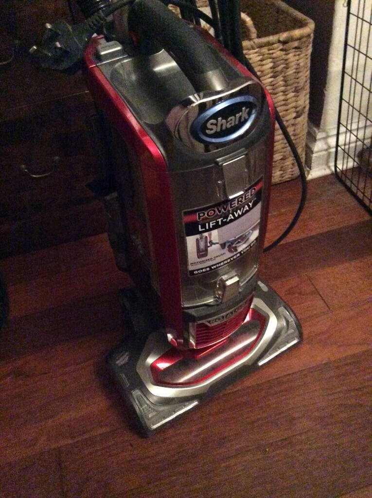 shark red hoover