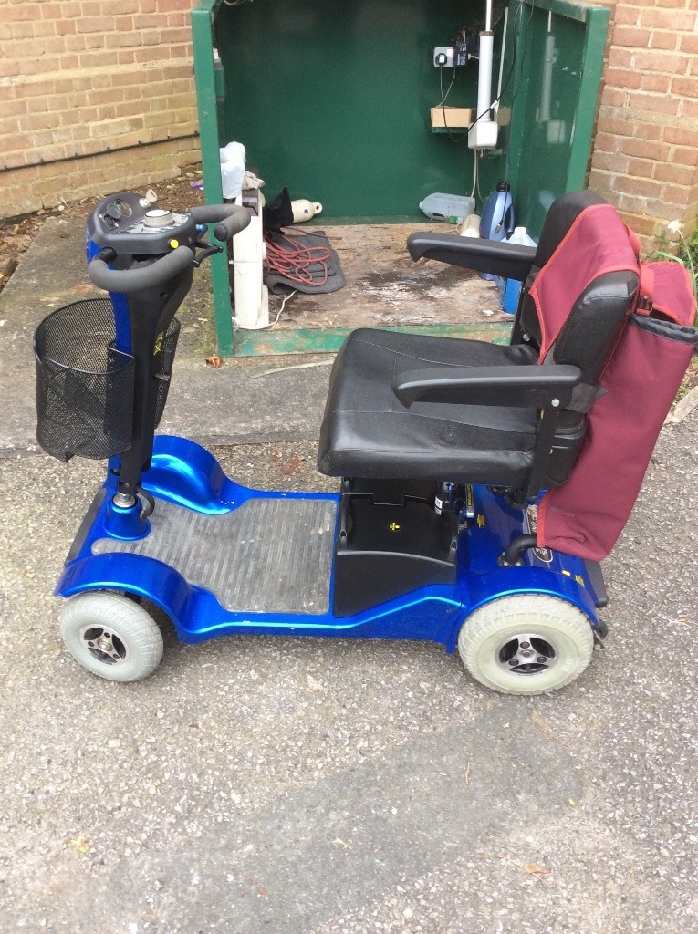 Mobility scooter.4 wheels .pneumatic tyres fully serviced .very light