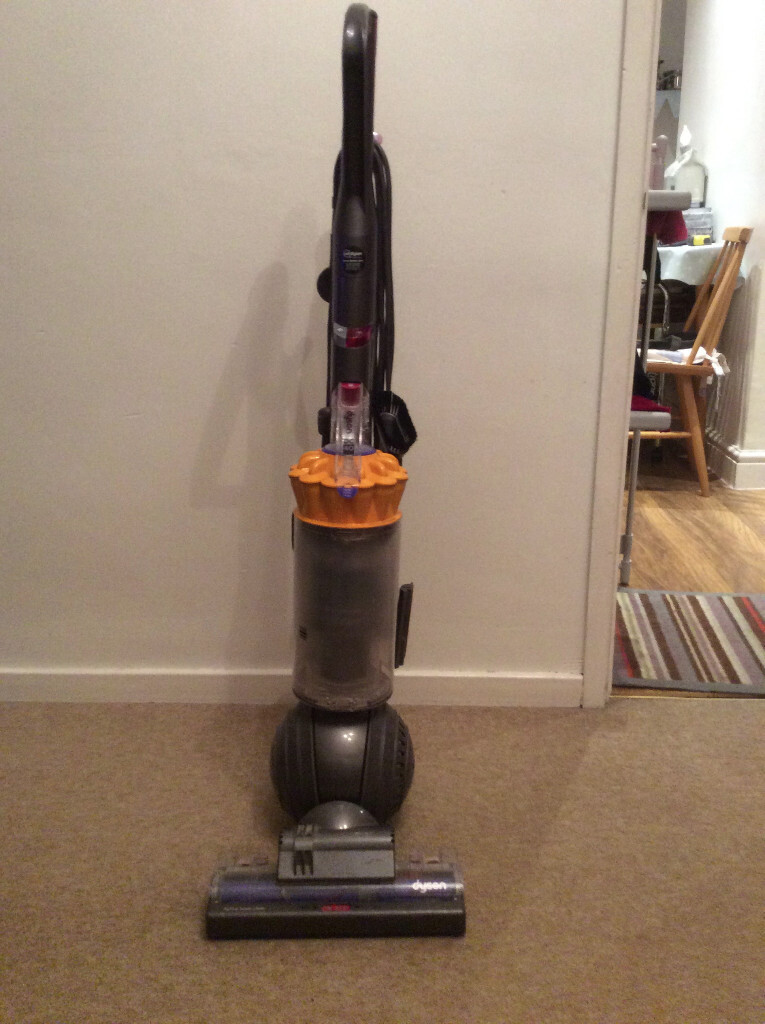 Dyson DC40 ball vacuum cleaner with instructions. in Normanton, West