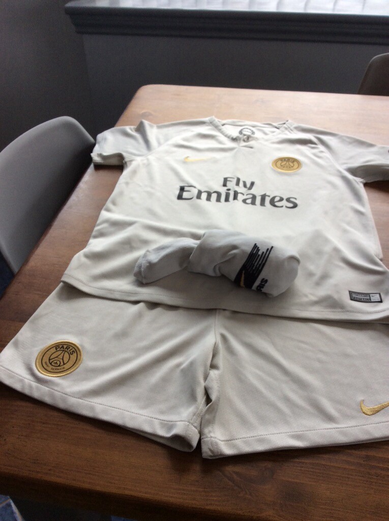 Afc fylde kids football kit