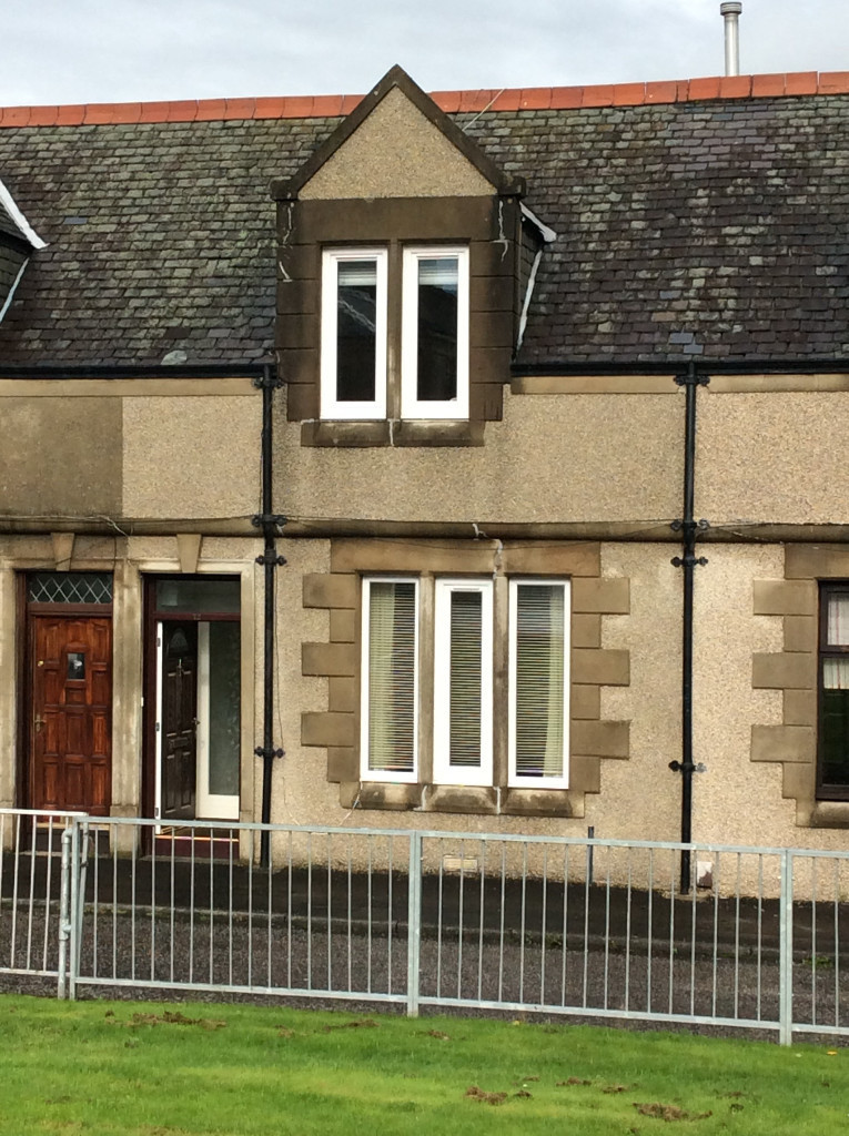 Laurieston,Falkirk, spacious, central,2 bed house,DG,GCH,Gasfire